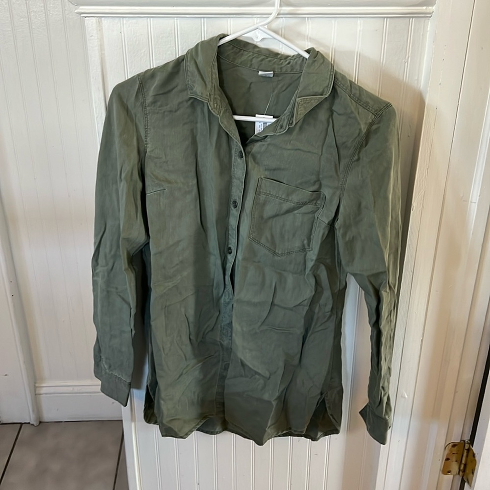 Old Navy Women’s Button Down Shirt